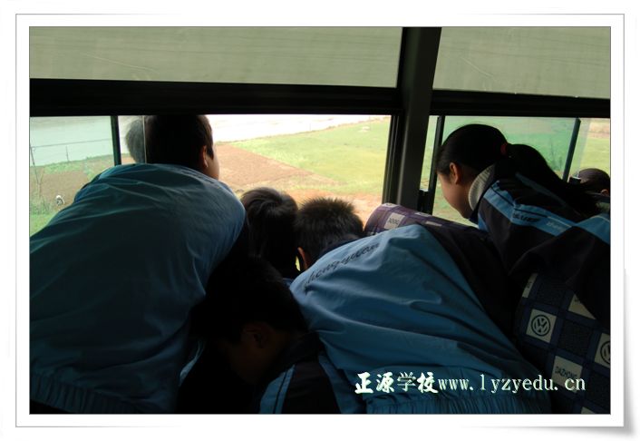 窗外风景如画--正源学校学生春游活动