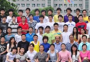 正源学校2011年高三年级往届毕业照（32-38班）